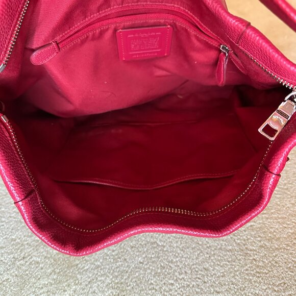 Coach Scout Shoulder Bag in Red - Picture 3 of 7